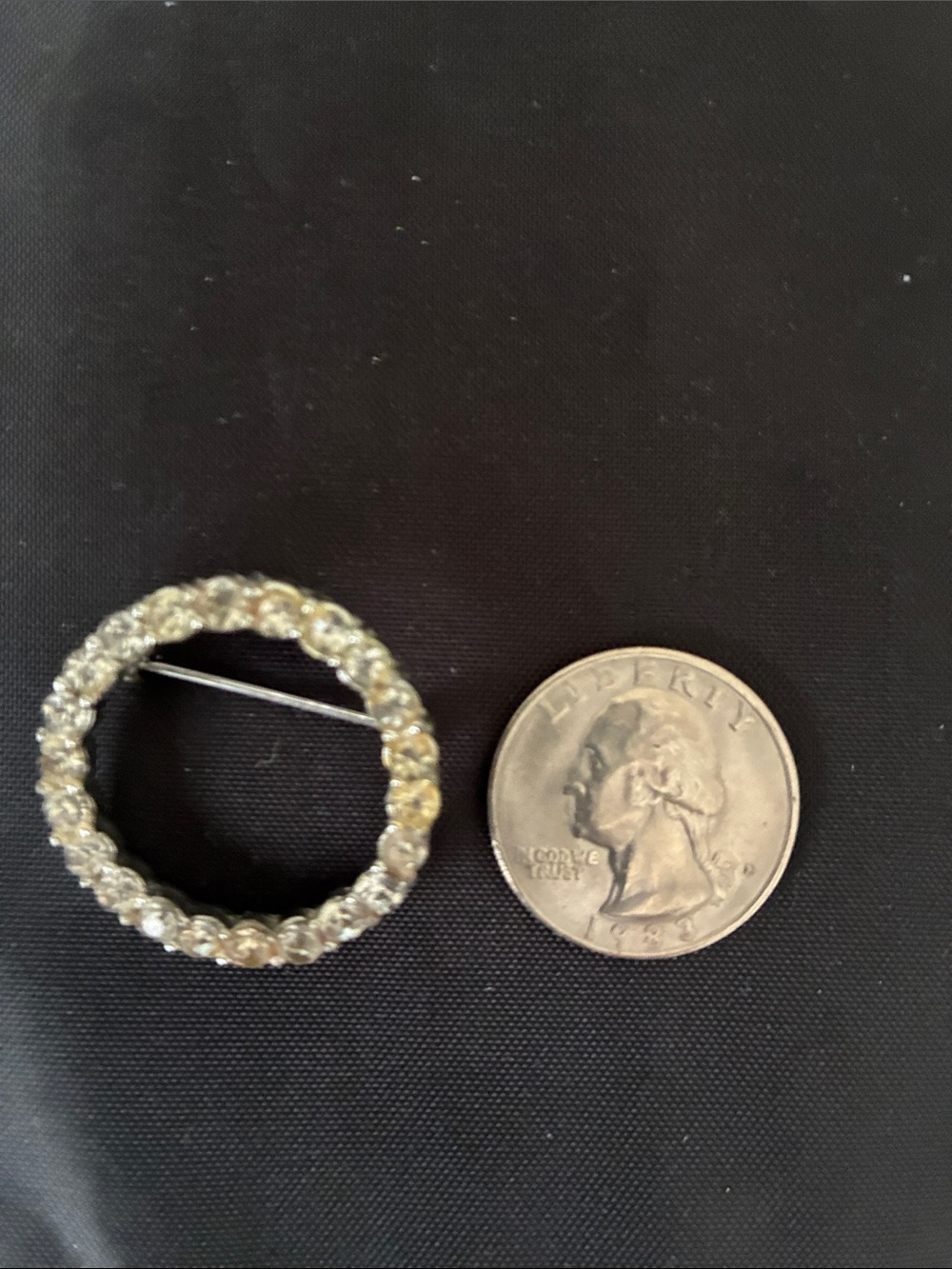 Circle vintage rhinestone brooch